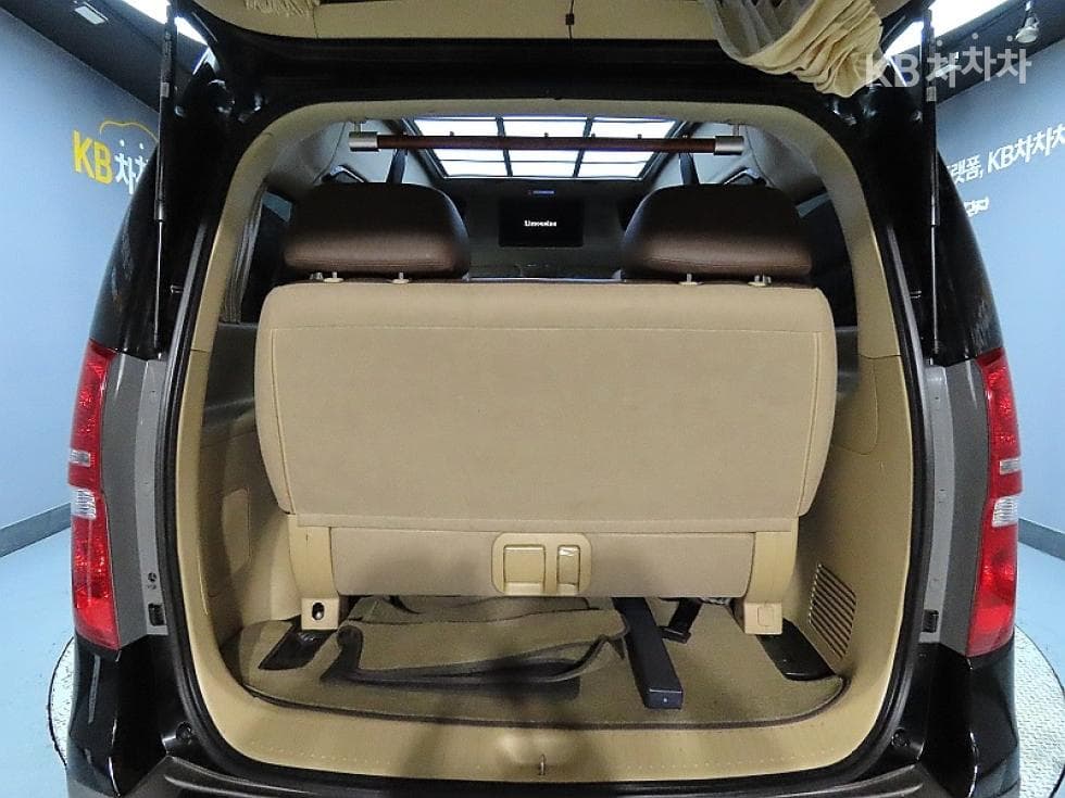 Hyundai Grand Starex11-seater Limousine VIP 팩 - 19