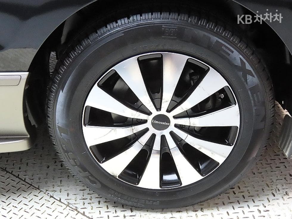 Hyundai Grand Starex11-seater Limousine VIP 팩 - 20