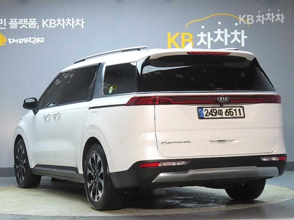 Kia Carnival 4th generationD2.2 9-seater Noblesse - 4