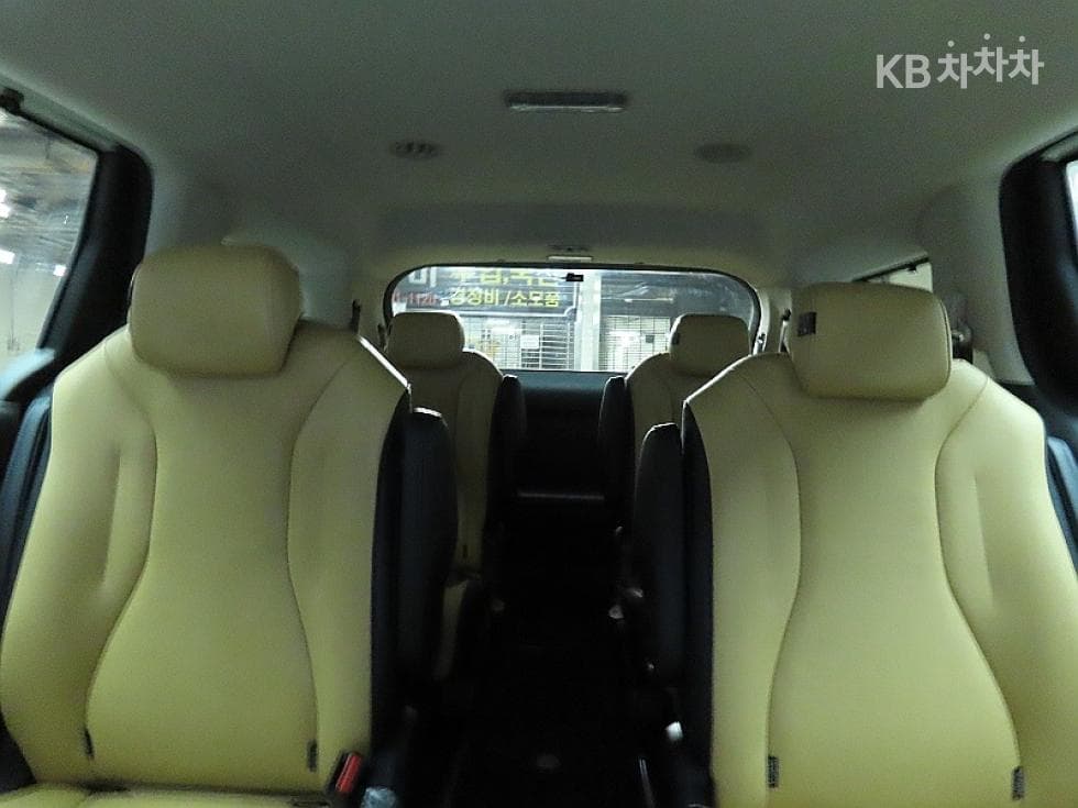 Kia Carnival 4th generationD2.2 9-seater Noblesse - 12