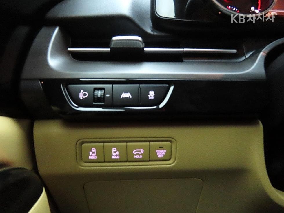 Kia Carnival 4th generationD2.2 9-seater Noblesse - 13