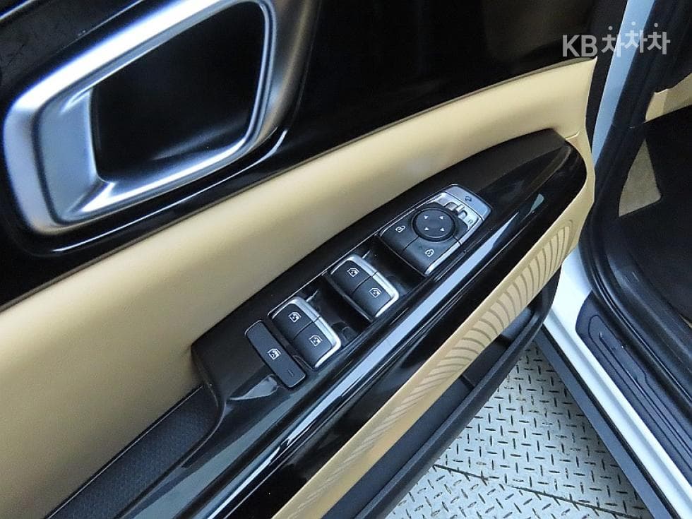 Kia Carnival 4th generationD2.2 9-seater Noblesse - 14