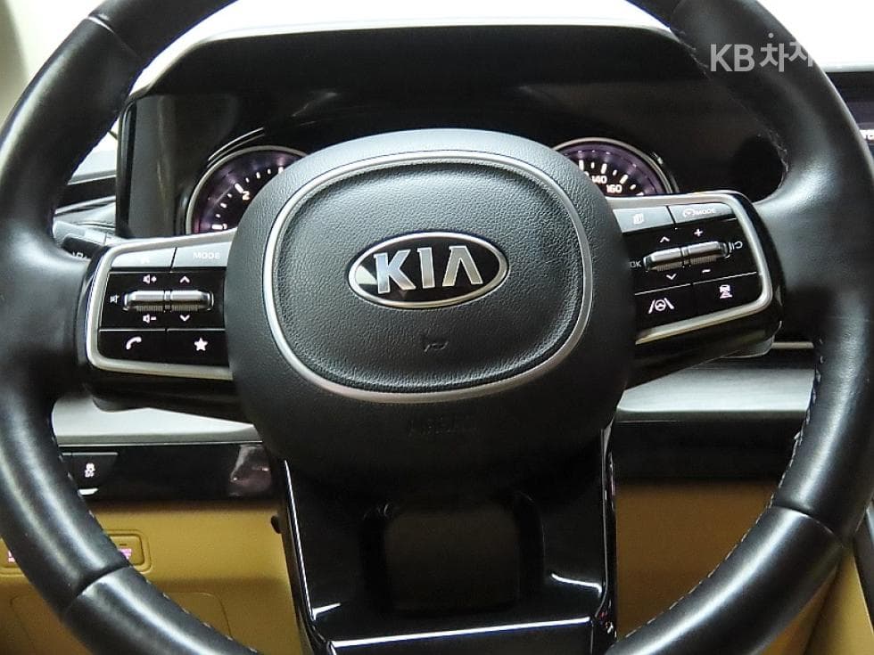 Kia Carnival 4th generationD2.2 9-seater Noblesse - 18