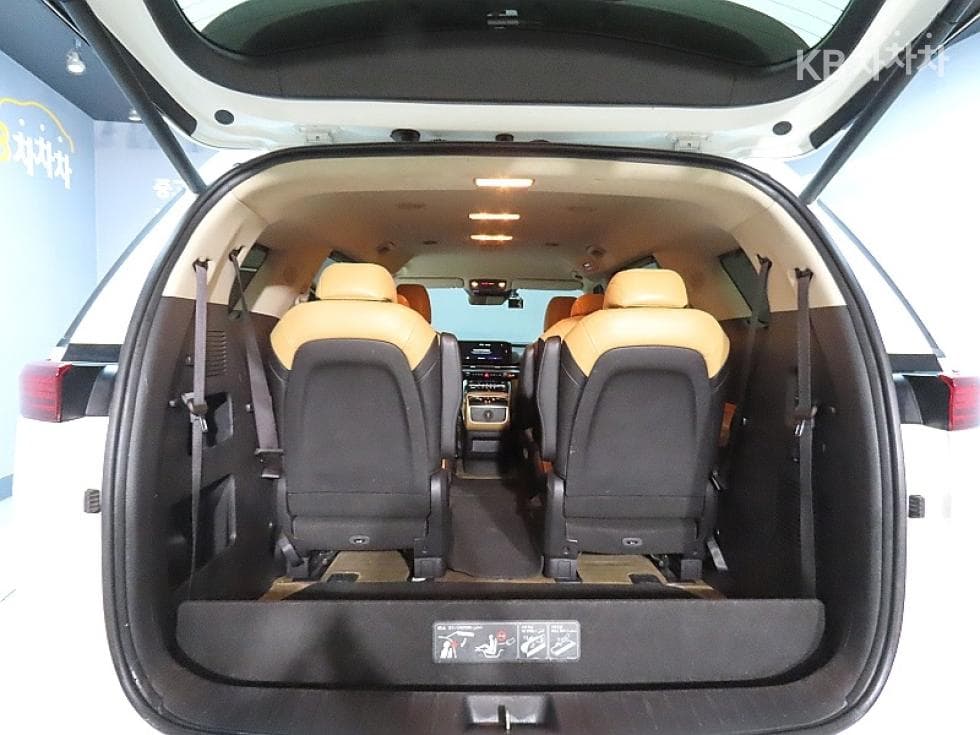 Kia Carnival 4th generationD2.2 9-seater Noblesse - 19