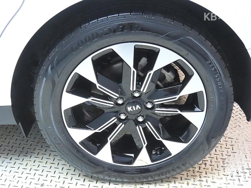 Kia Carnival 4th generationD2.2 9-seater Noblesse - 20