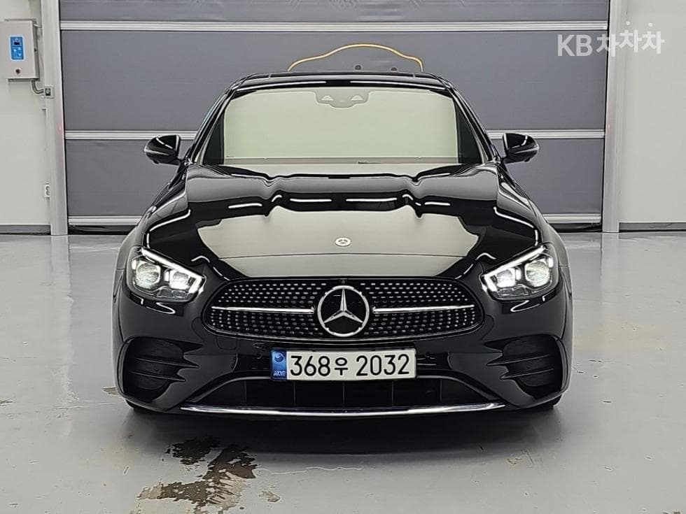 Mercedes-Benz E-Class (W213)E220d 4MATIC AMG Line - 2