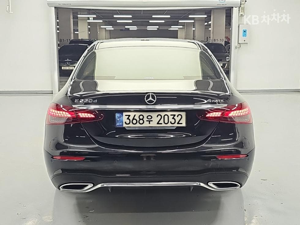 Mercedes-Benz E-Class (W213)E220d 4MATIC AMG Line - 3