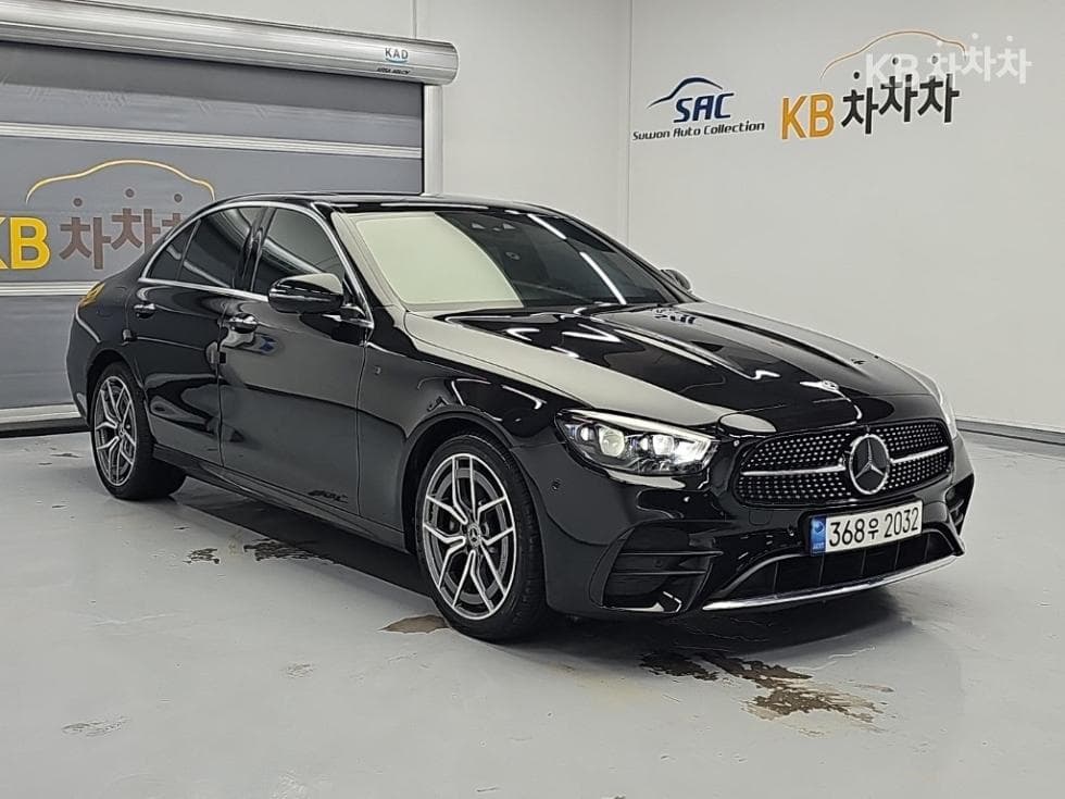 Mercedes-Benz E-Class (W213)E220d 4MATIC AMG Line - 4