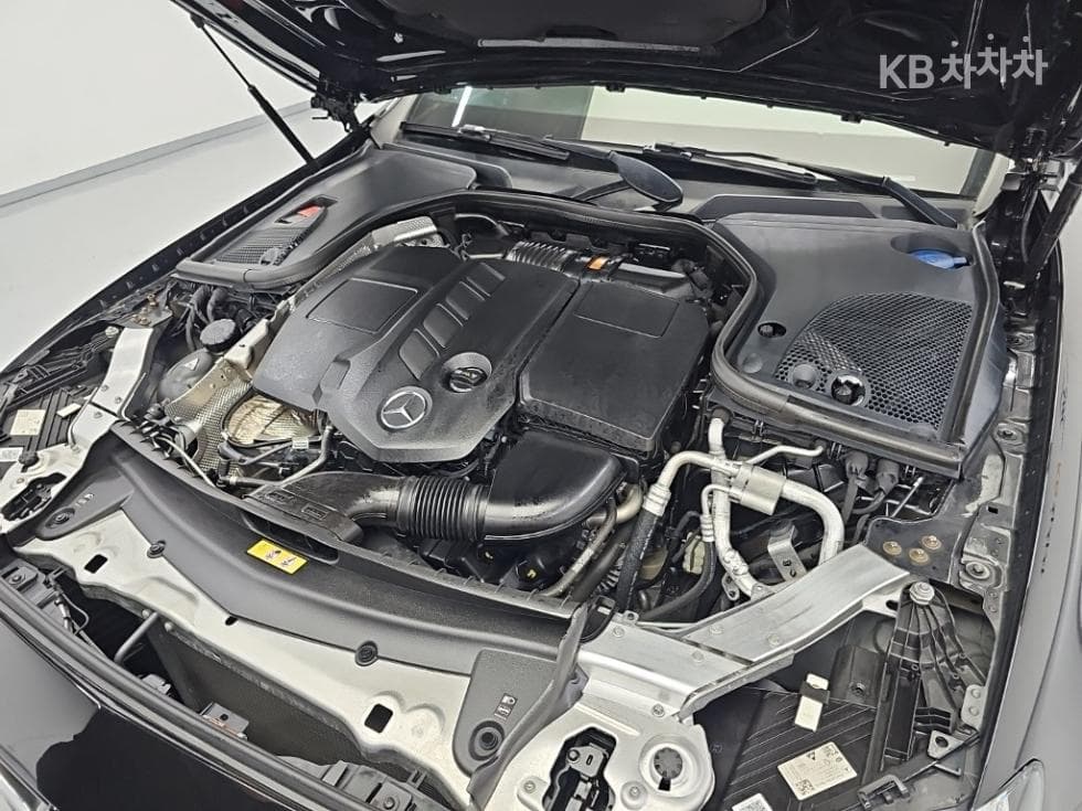 Mercedes-Benz E-Class (W213)E220d 4MATIC AMG Line - 5