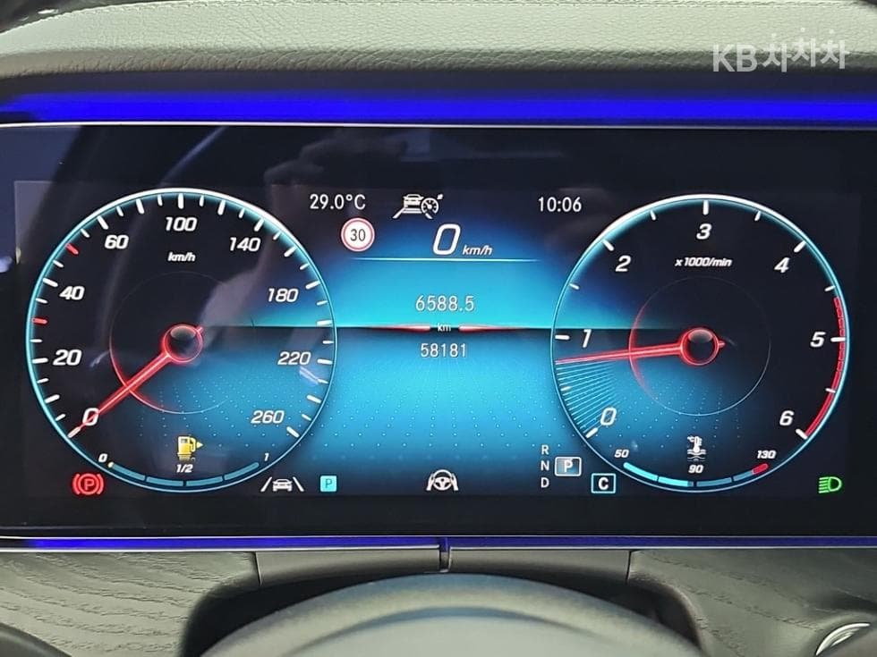 Mercedes-Benz E-Class (W213)E220d 4MATIC AMG Line - 6