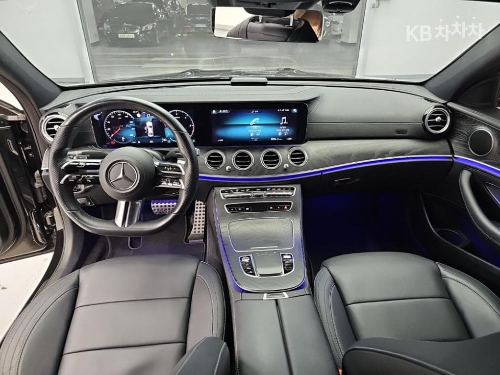 Mercedes-Benz E-Class (W213)E220d 4MATIC AMG Line - 7