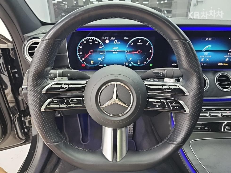 Mercedes-Benz E-Class (W213)E220d 4MATIC AMG Line - 9