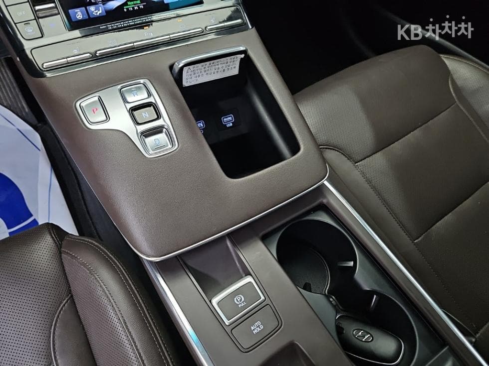 Hyundai The New (facelift) Grandeur (Azera)2.5 Premium - 8
