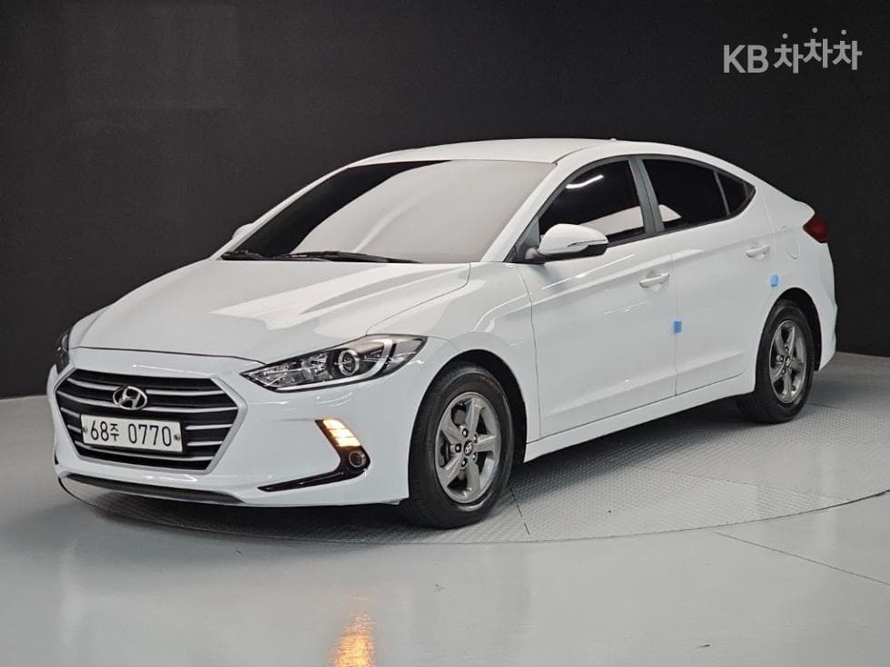 Hyundai Avante (Elantra)AD 1.6 GDi Smart - Image 1