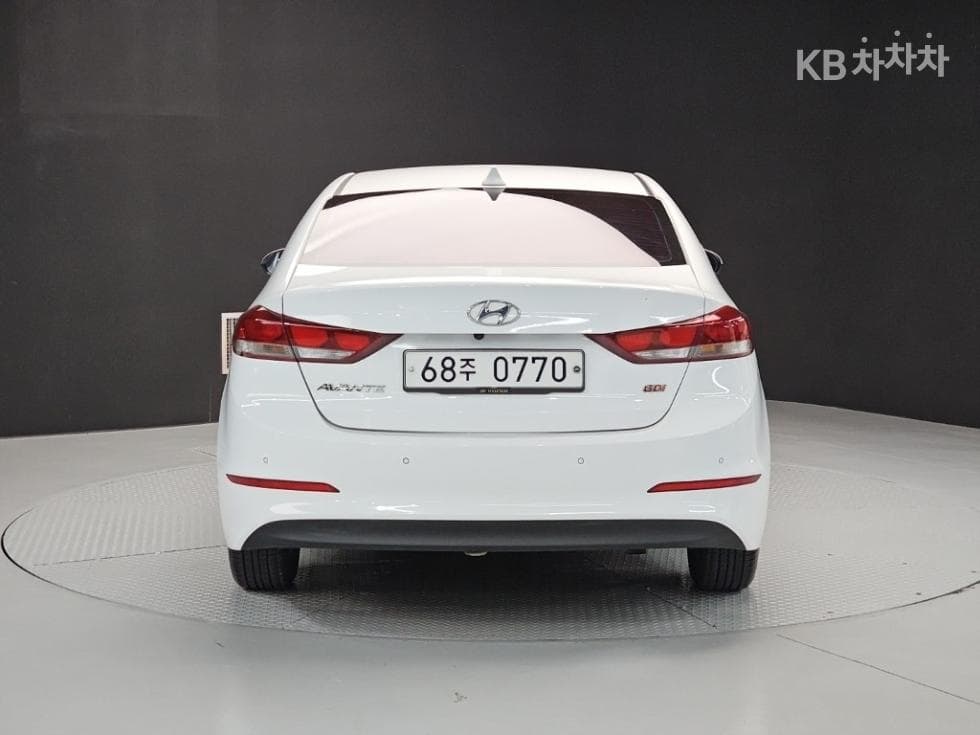 Hyundai Avante (Elantra)AD1.6 GDi Smart - 3