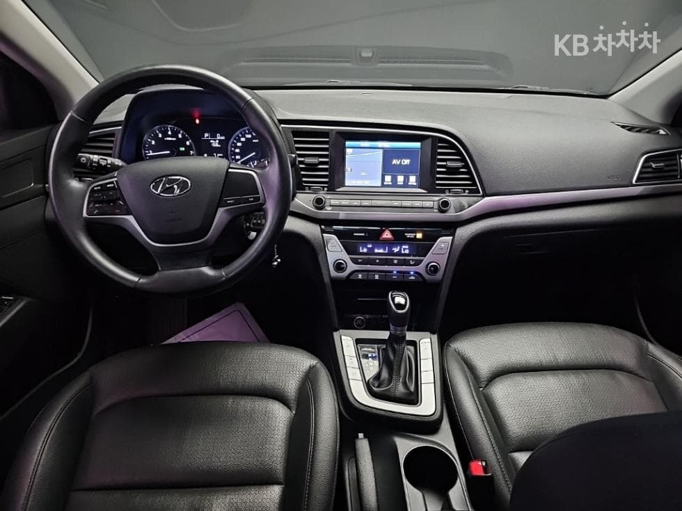 Hyundai Avante (Elantra)AD1.6 GDi Smart - 7