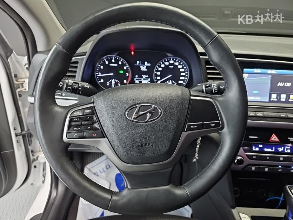 Hyundai Avante (Elantra)AD1.6 GDi Smart - 9