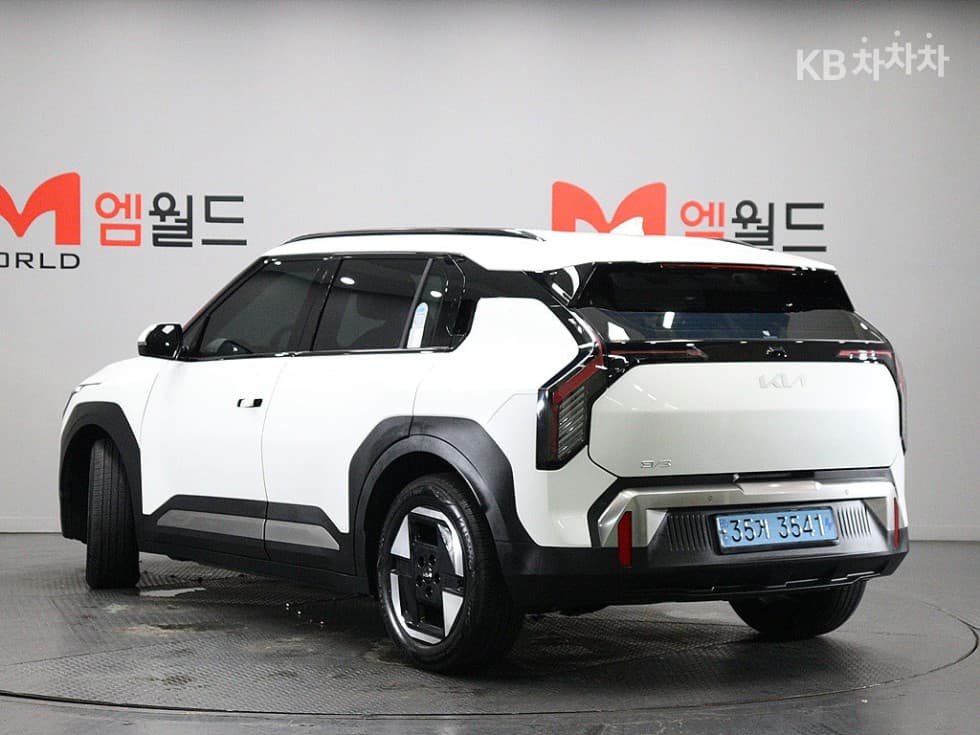 Kia EV3Long Range 2WD 어스 - 4