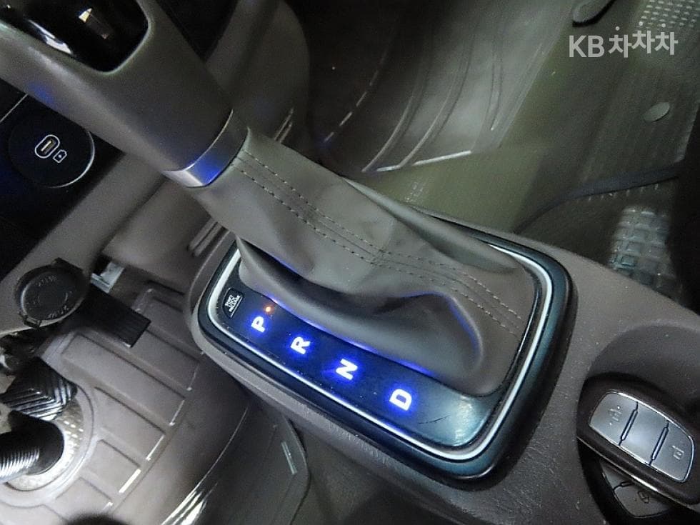 Hyundai Porter 2 일렉트릭Super Cab Extra Long Premium Special (special feature/edition) - 8
