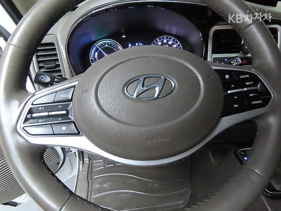 Hyundai Porter 2 일렉트릭Super Cab Extra Long Premium Special (special feature/edition) - 18