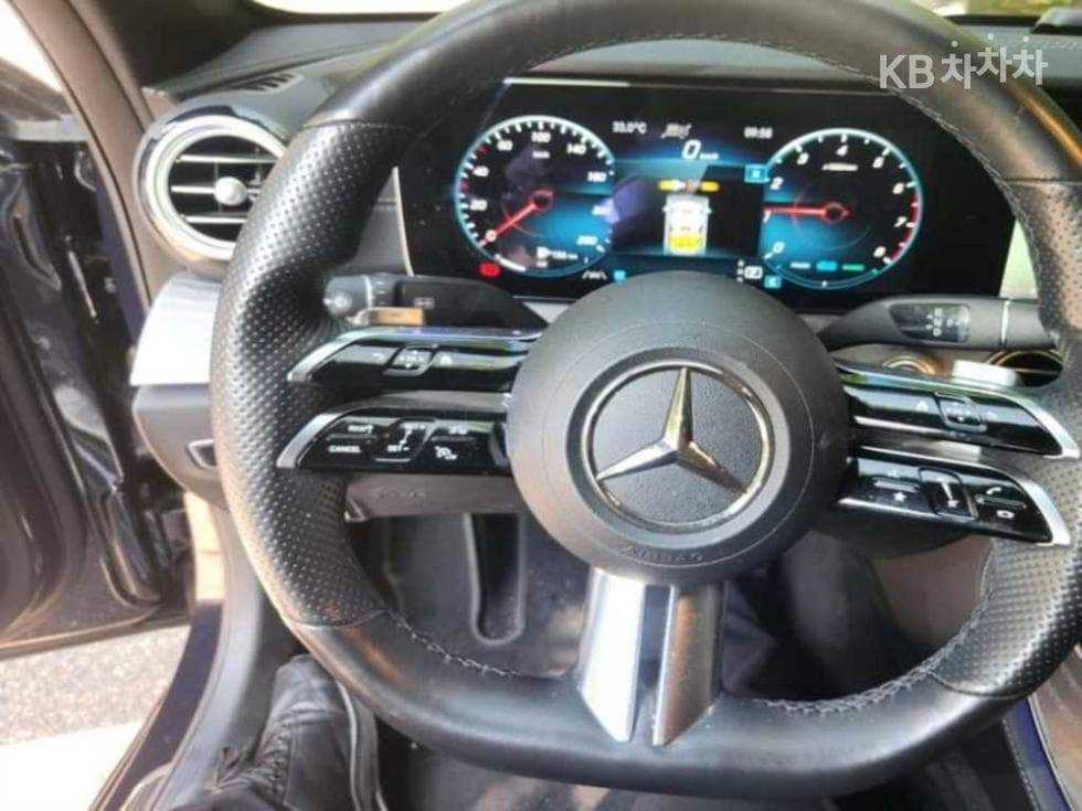 Mercedes-Benz E-Class (W213)E350 4MATIC AMG Line - 10