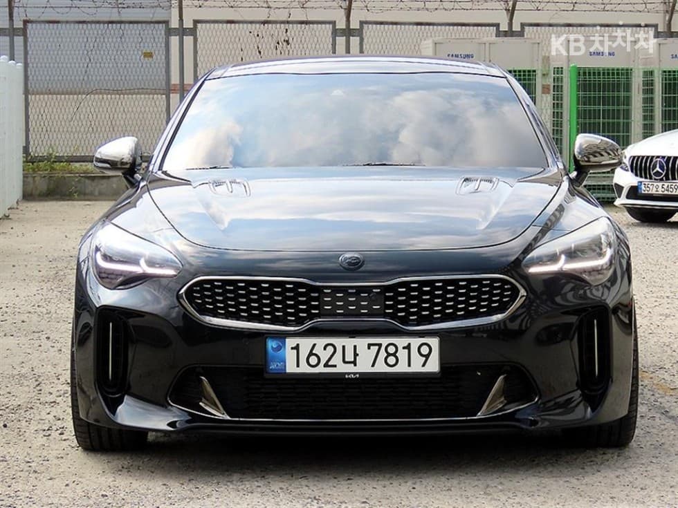 Kia Stinger 3.3 Turbo 4WD Masters - Image 1