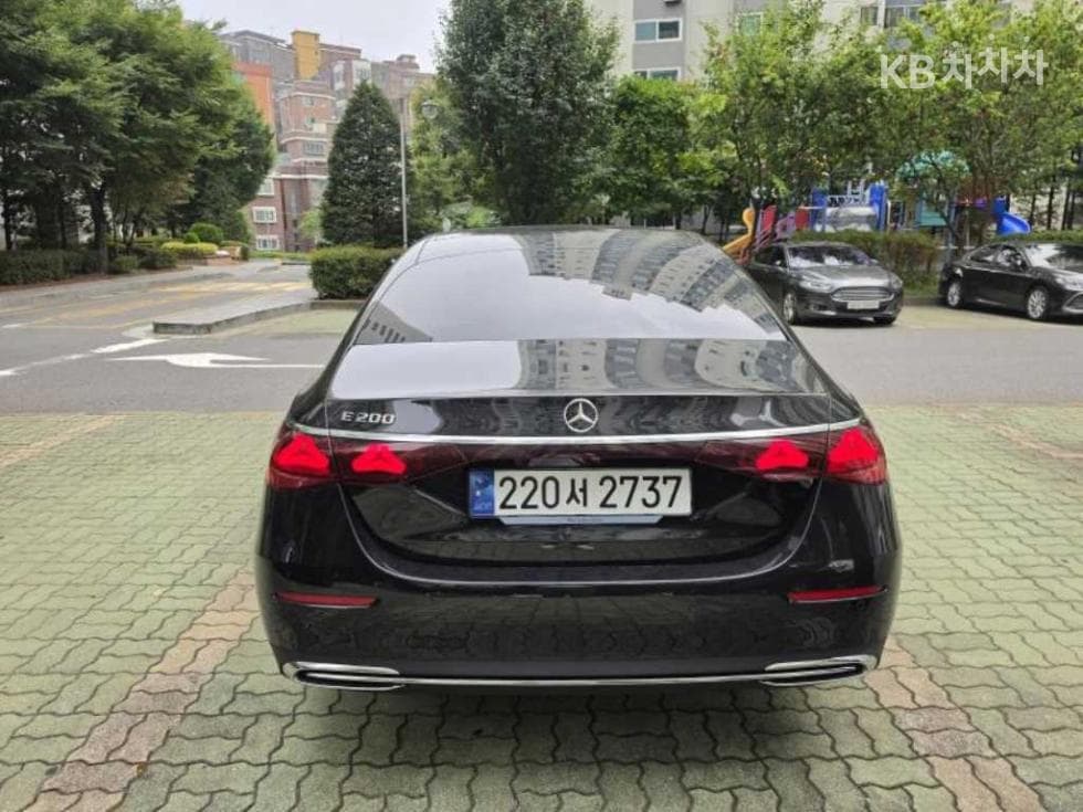 Mercedes-Benz E-클래스 (W214)E200 Avantgrade - 2