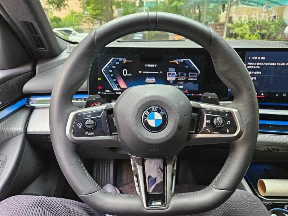 BMW New5 Series(G60)520i M Sport - 11
