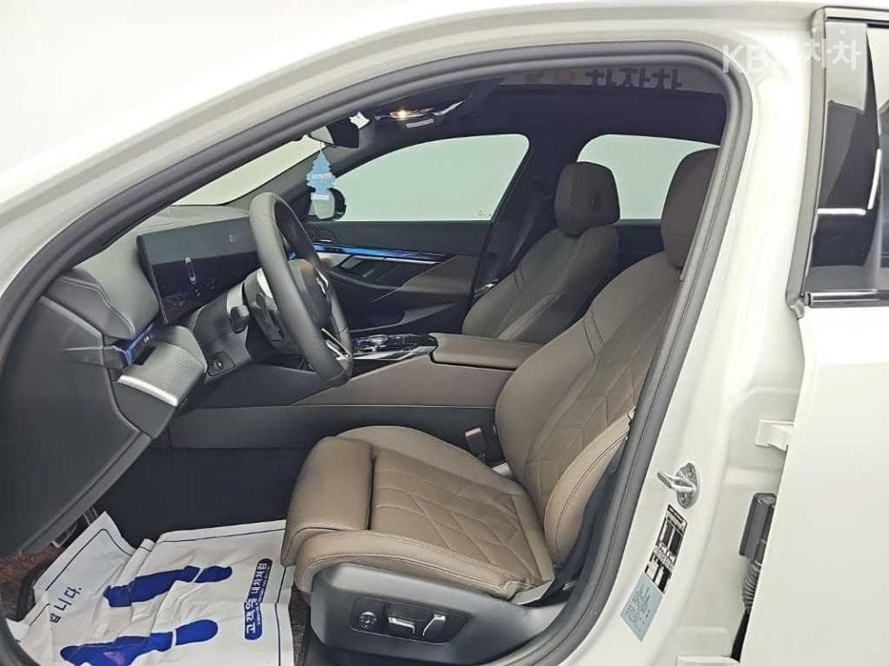 BMW Нов5 Серия(G60)520i M Sport - 12