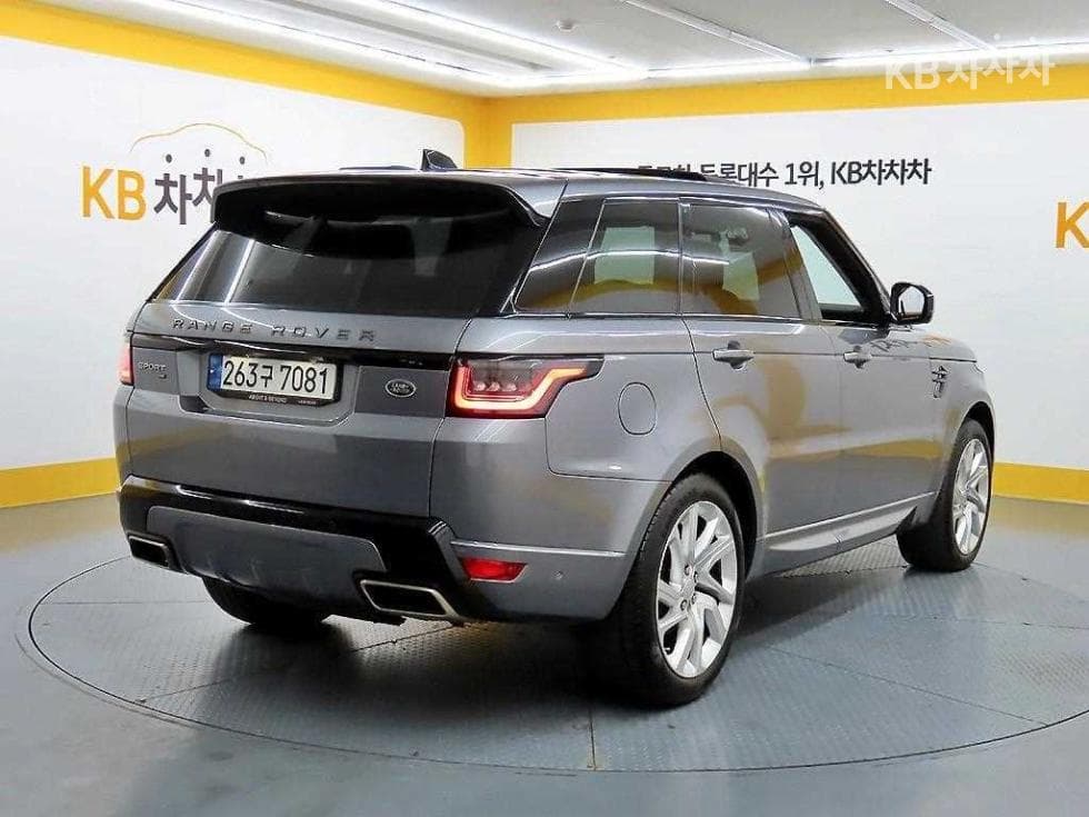 Land Rover New Range Rover Sport3.0 SDV6 HSE Dynamic - 4