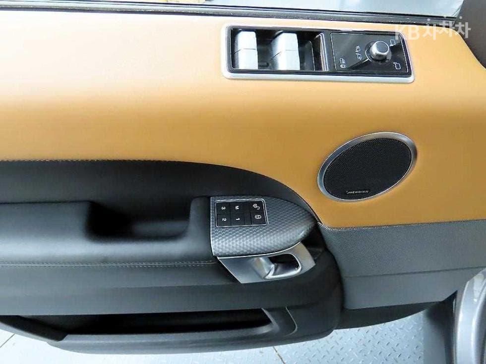 Land Rover New Range Rover Sport3.0 SDV6 HSE Dynamic - 11