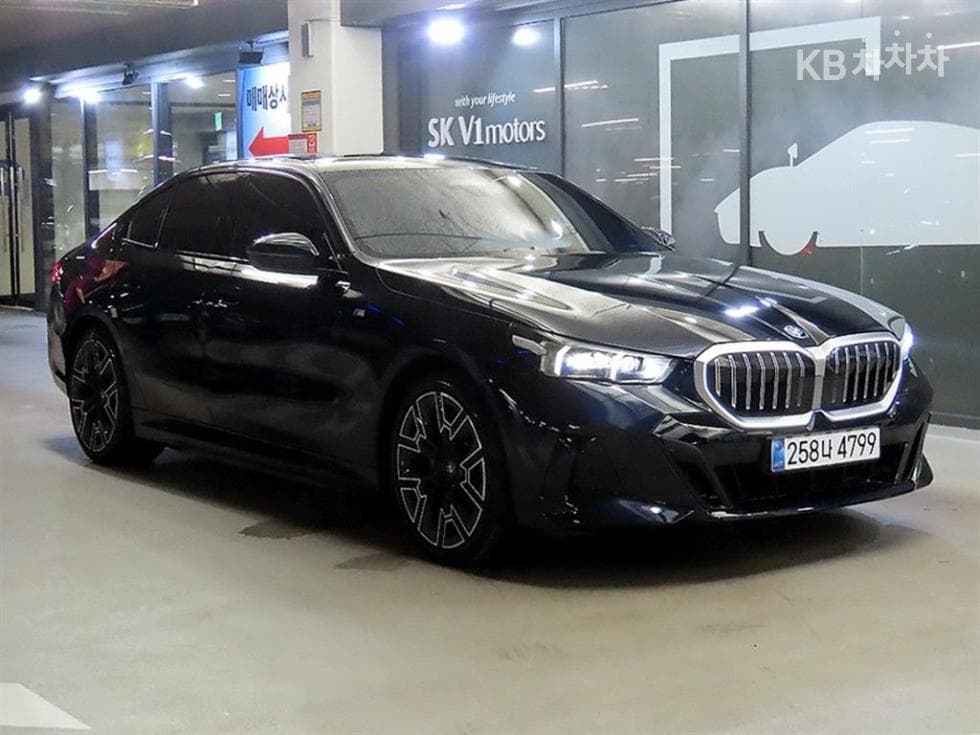BMW New5 Series(G60)530e M Sport - 2