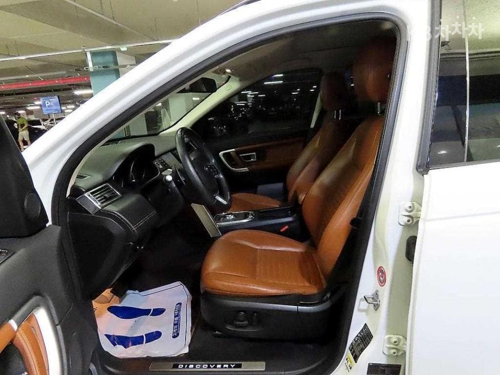 Land Rover 디스커버리 스포츠2.0 TD4 HSE Luxury - 6
