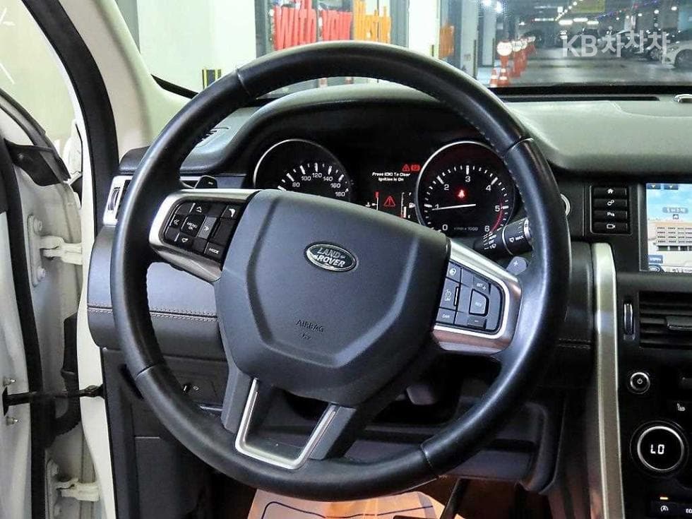 Land Rover 디스커버리 스포츠2.0 TD4 HSE Luxury - 8