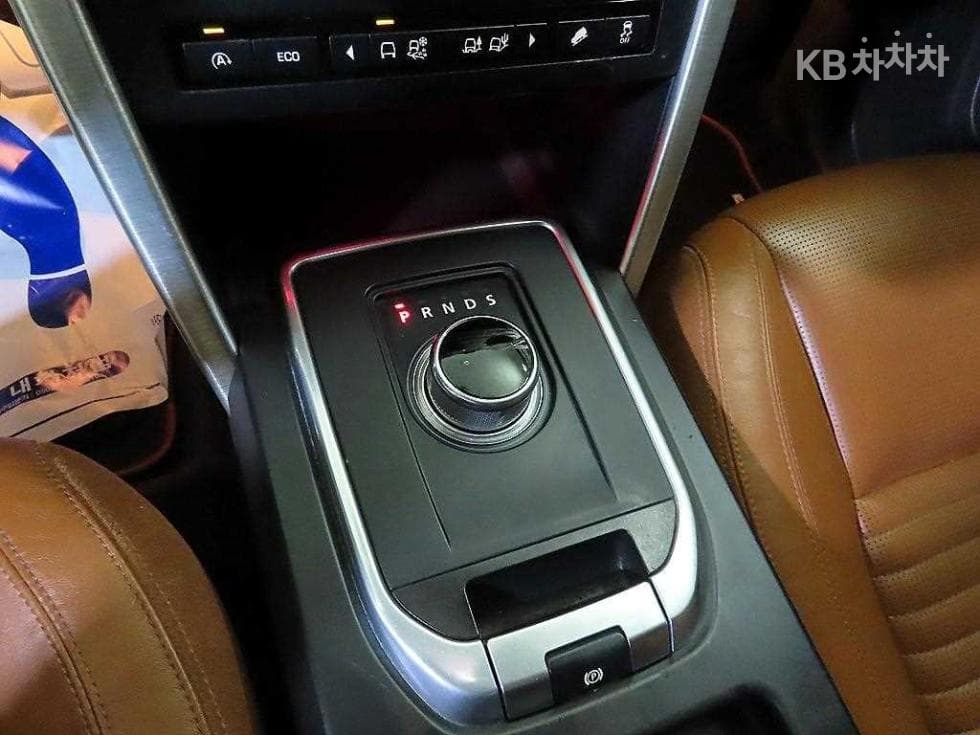 Land Rover 디스커버리 스포츠2.0 TD4 HSE Luxury - 12