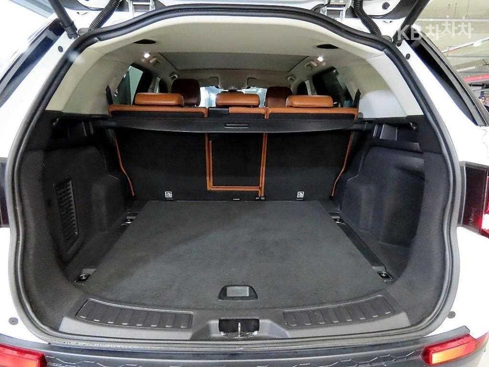 Land Rover 디스커버리 스포츠2.0 TD4 HSE Luxury - 17