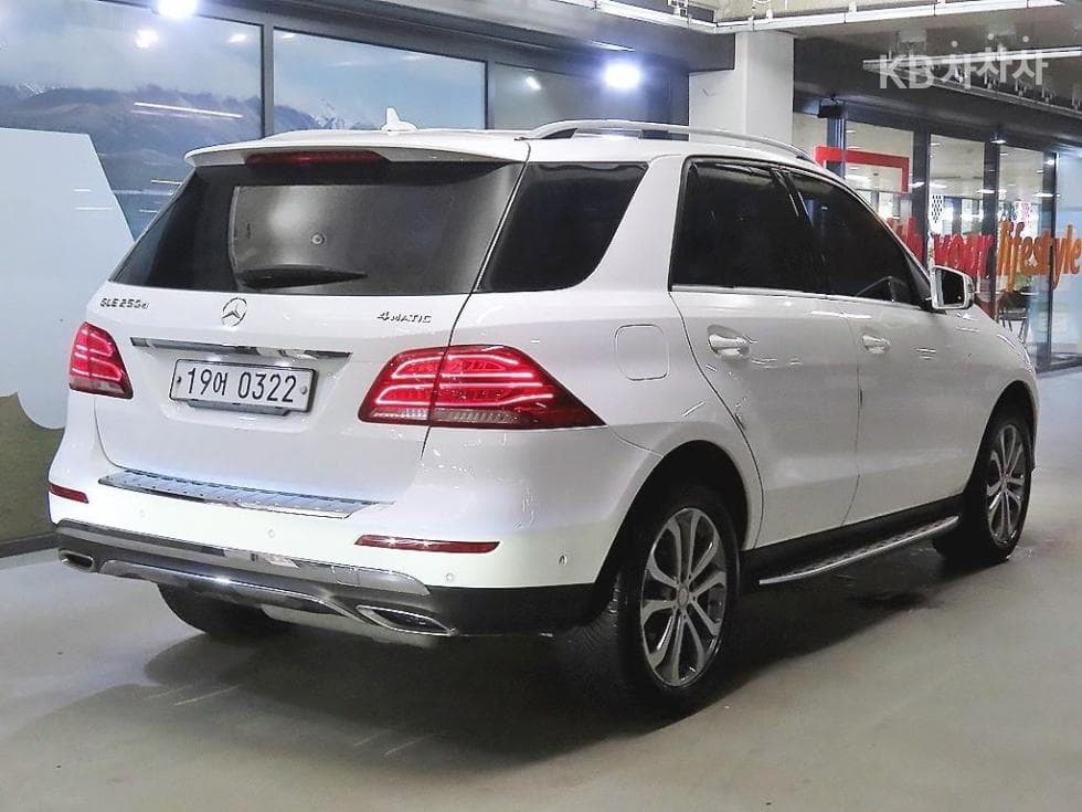 Mercedes-Benz GLE(W166)250 d 4Matic - 4