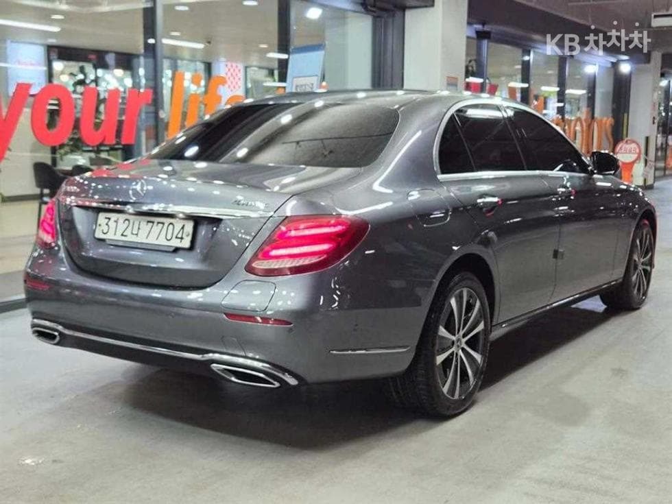 Mercedes-Benz E-Class (W213)E300e 4MATIC Exclusive - 4