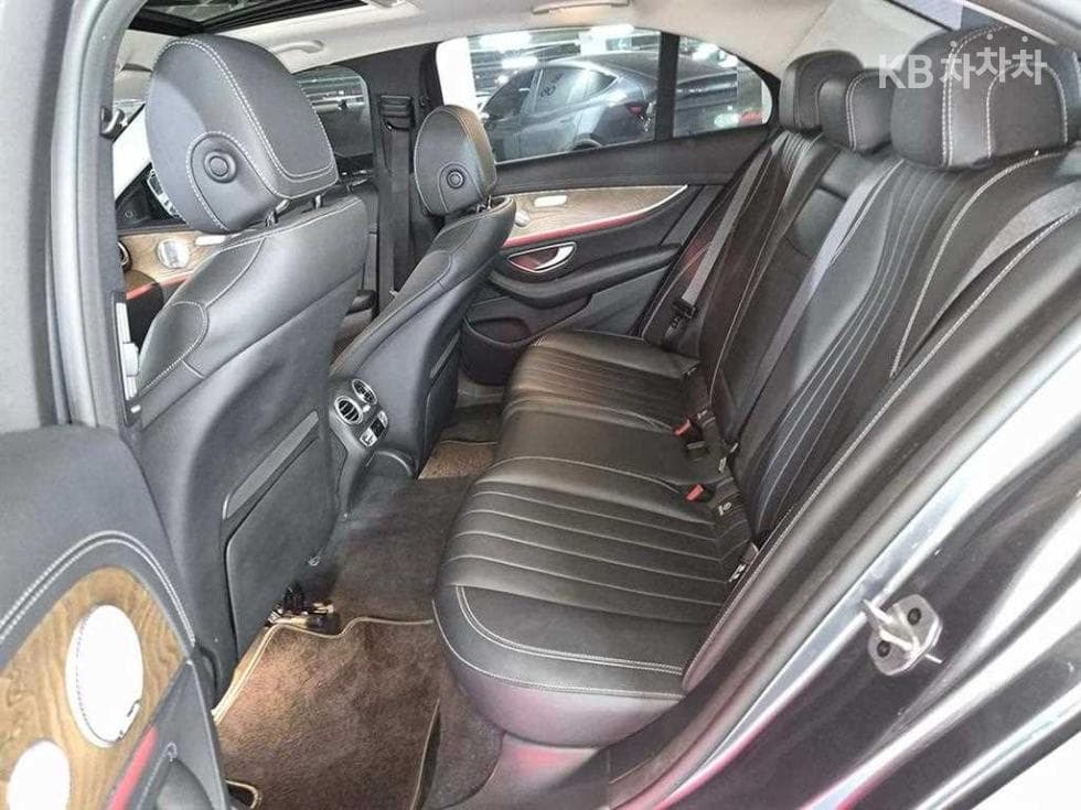 Mercedes-Benz E-Class (W213)E300e 4MATIC Exclusive - 7