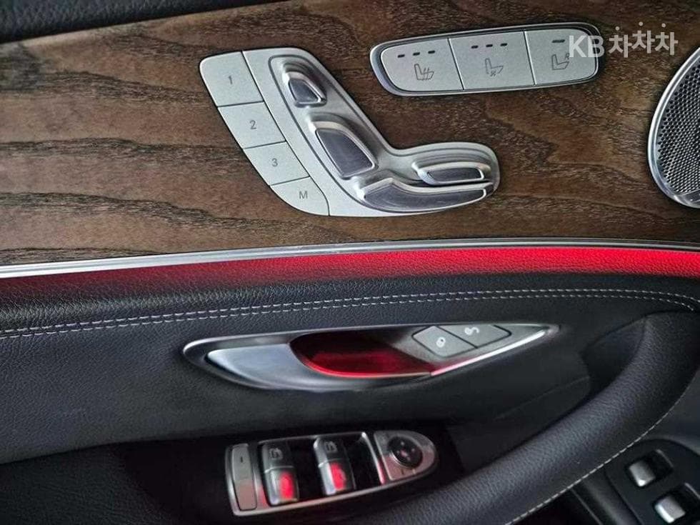 Mercedes-Benz E-Class (W213)E300e 4MATIC Exclusive - 12