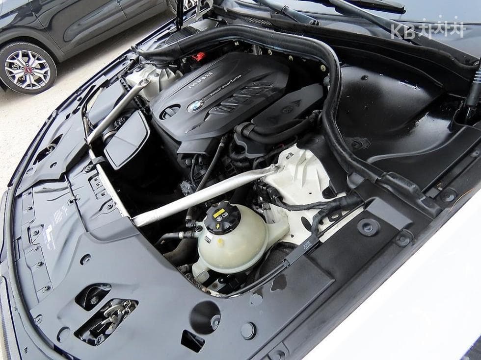 BMW 올Нов5 Серия (G30)520d xDrive M Sport Package Plus - 19