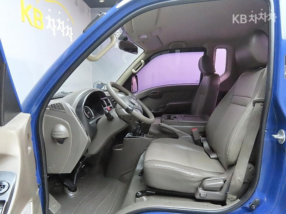 Hyundai Porter 2Extra Long Super Cab CRDi SUP High-end Type - 9