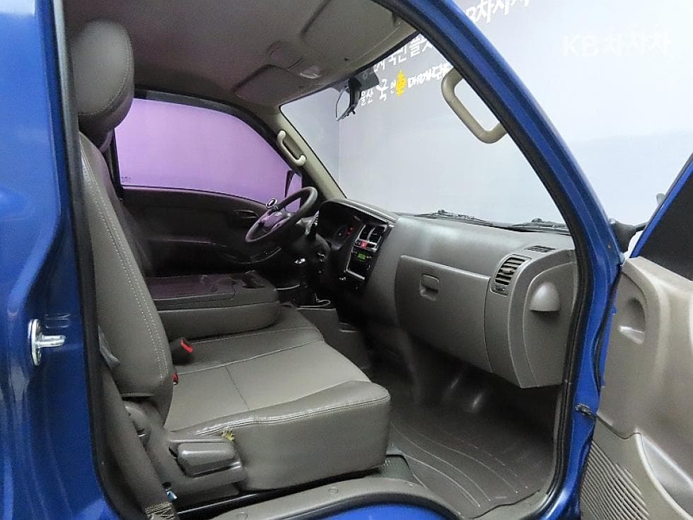 Hyundai Porter 2Extra Long Super Cab CRDi SUP High-end Type - 10