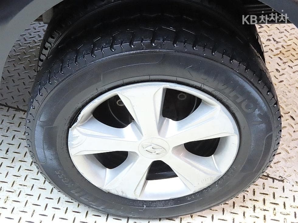Hyundai Porter 2Extra Long Super Cab CRDi SUP High-end Type - 17