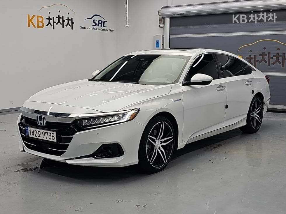 혼다 어코드 10세대 Hybrid 2.0 Touring - Image 1