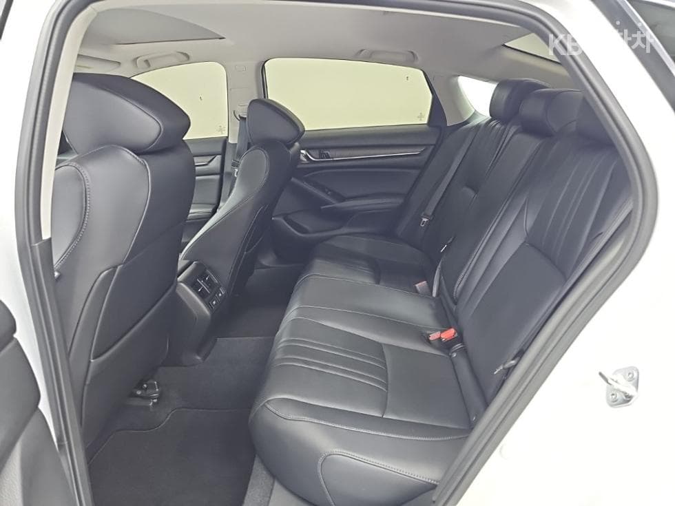 혼다 어코드 10세대Hybrid 2.0 Touring - 12
