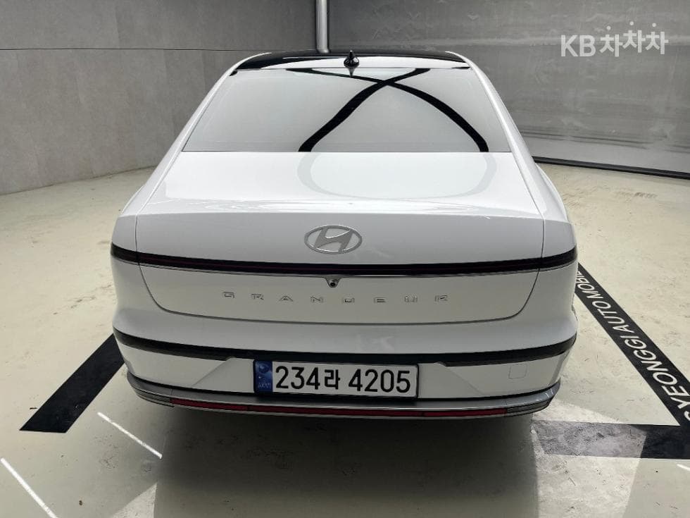 Хюндай Ди Всеново Grandeur (Azera) Хибрид1.6 Турбо Бензин Exclusive - 3