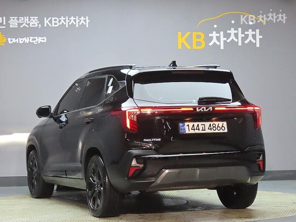 Kia Seltos1.6 Gasoline Turbo 2WD Gravity - 4
