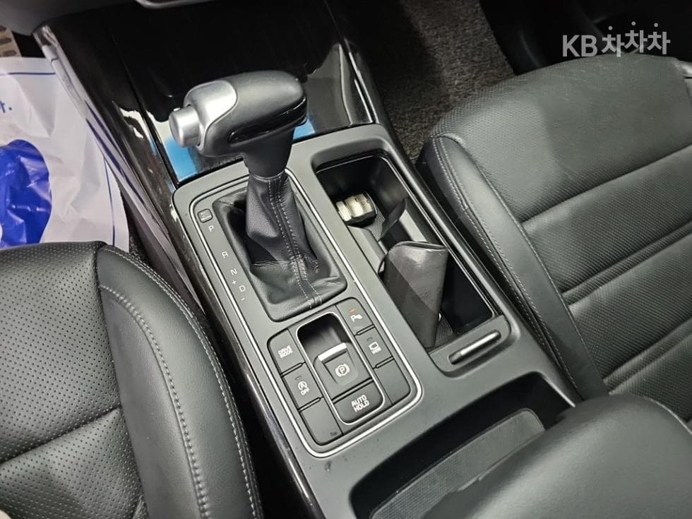 Киа The New (фейслифт) Sorento2.0 T-GDI 2WD 마스터 Специал (специален признак/издание) - 8