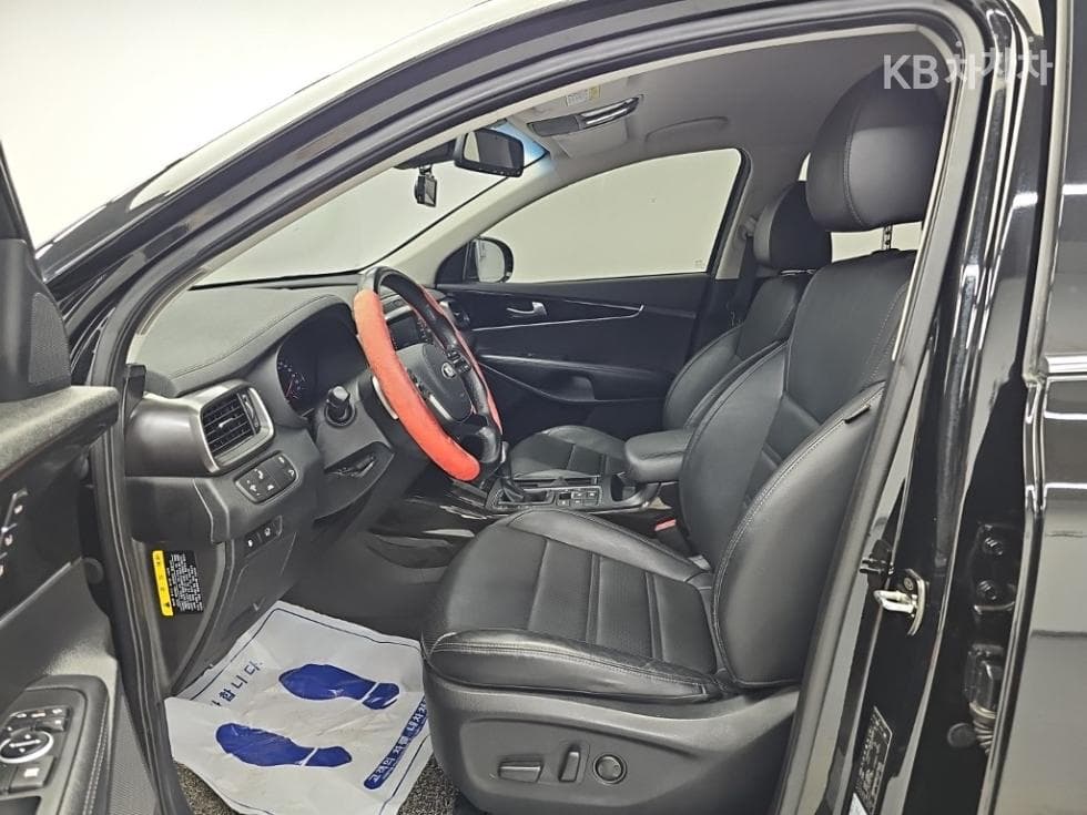 Киа The New (фейслифт) Sorento2.0 T-GDI 2WD 마스터 Специал (специален признак/издание) - 11